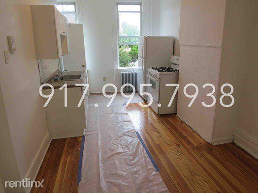 Building Photo - 561 Onderdonk Ave