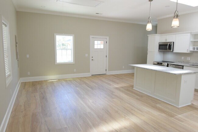 Foto del edificio - 621 Hadley Ct