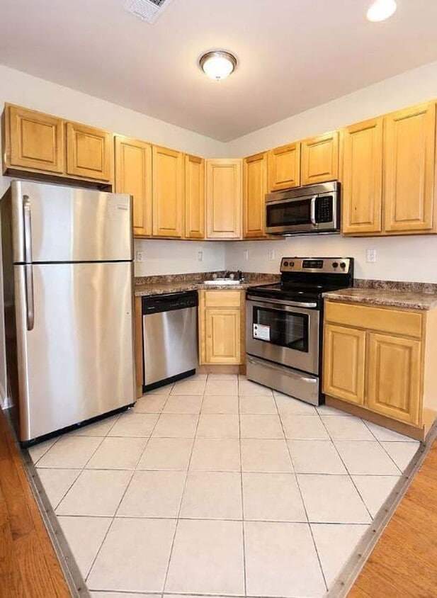 Beautiful 2-Bedroom Home Near Temple University! Available NOW! - Beautiful 2-Bedroom Home Near Temple University! Available NOW!