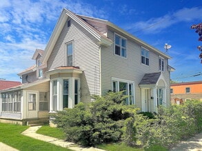 Building Photo - 404 6th St NW