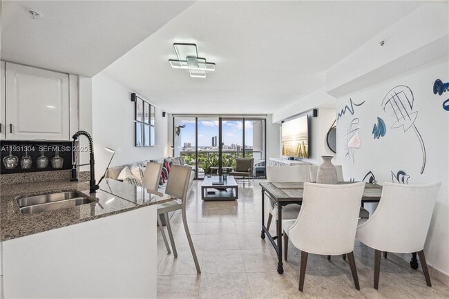 Building Photo - 1900 Sunset Harbour Dr