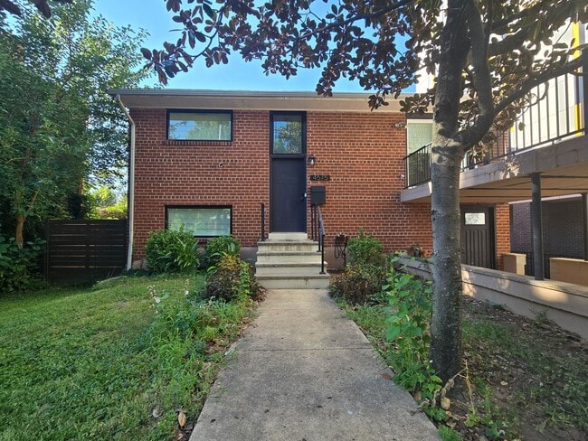 Photo - 4575 Blaine St Ne House