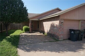 Building Photo - 609 Luther Dr