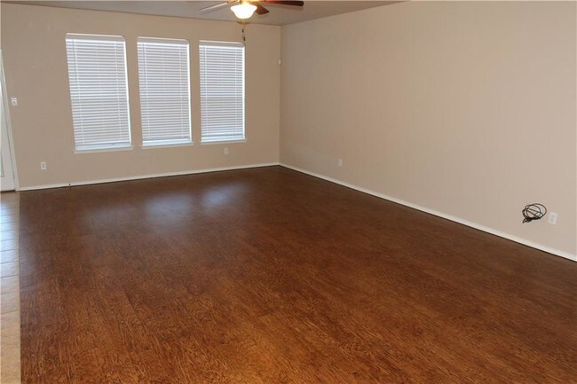 Building Photo - 109 Cliffbrook Dr