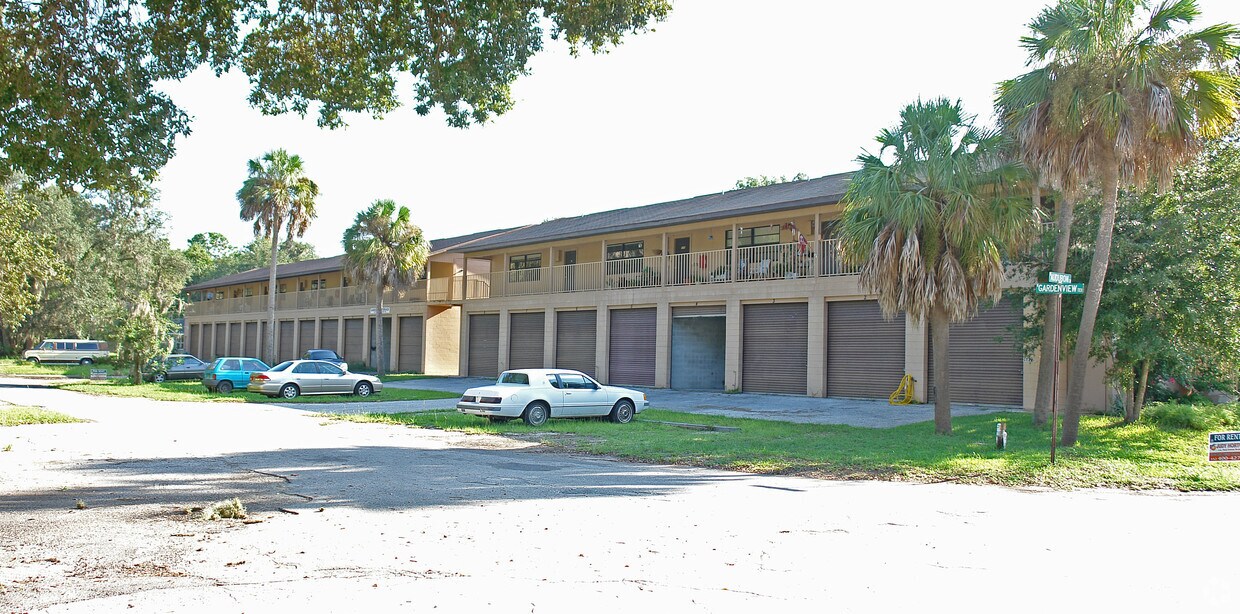 Foto principal - 765 N Gardenview Ter