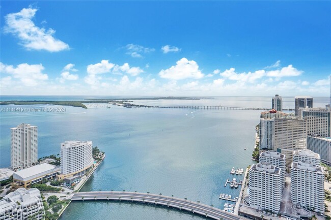 Building Photo - 495 Brickell Ave