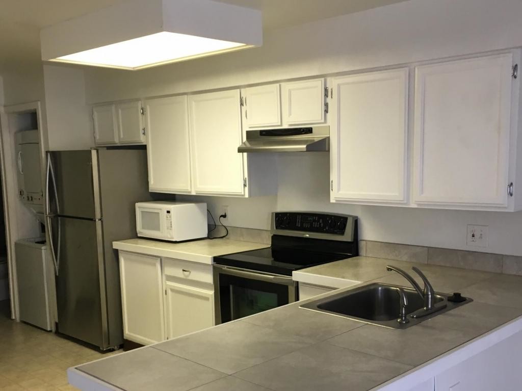 922 S Dearborn Way Apt 3 - 922 S Dearborn Way  Apt 3