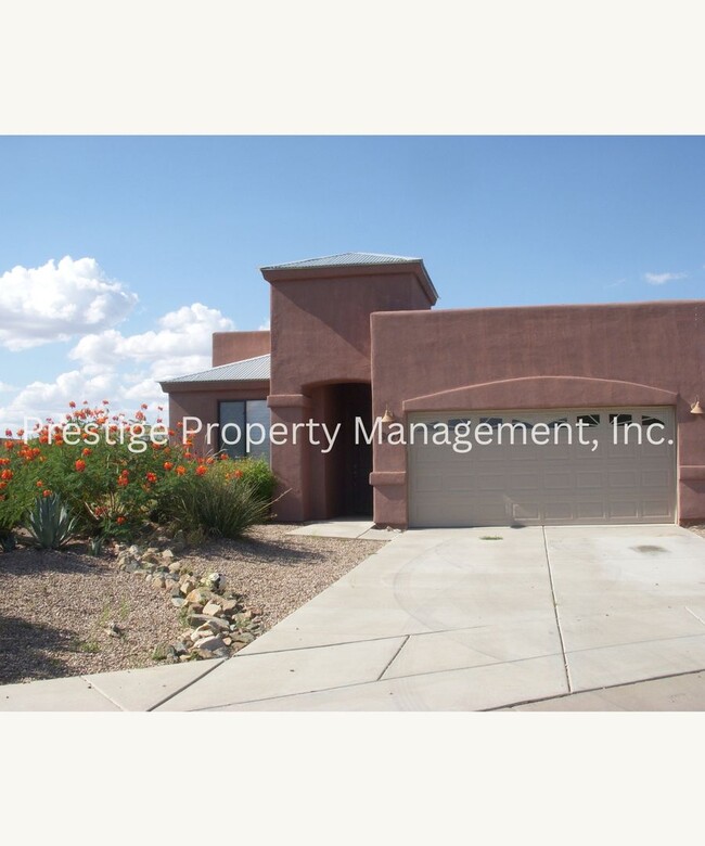 Building Photo - 301 E Desert Haven Pl