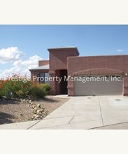 Building Photo - 301 E Desert Haven Pl