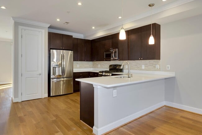 Building Photo - 1131 5th St NE