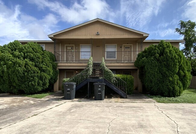 Foto del edificio - 4801 Rainbow Cir