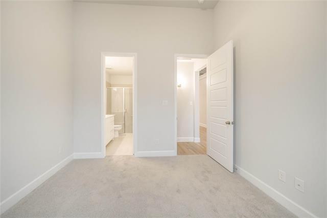 Foto del edificio - 3016 Peartree Ln