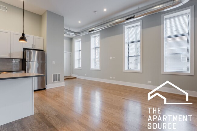 Photo - 2057 W Dickens Ave Apartment