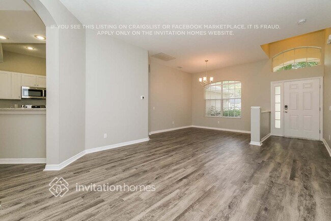 Foto del edificio - 479 Carriage House Ln