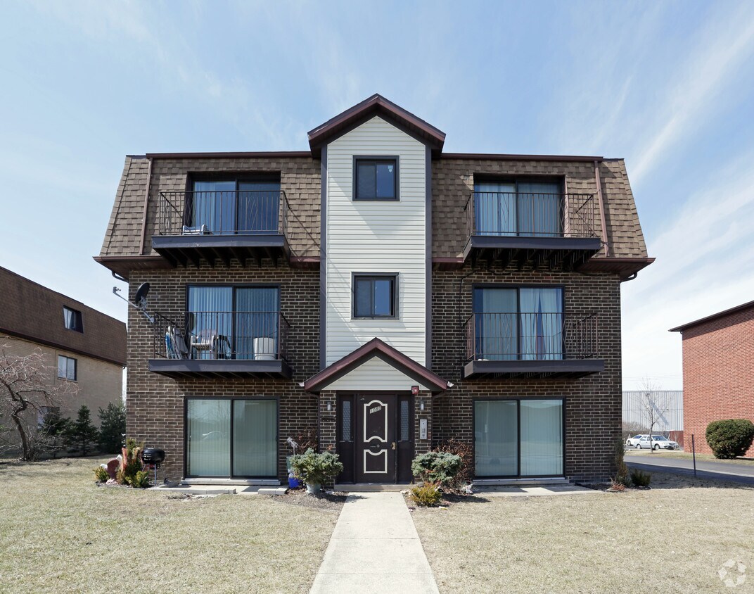 1080 Judson St, Bensenville, IL 60106 Apartments in Bensenville, IL
