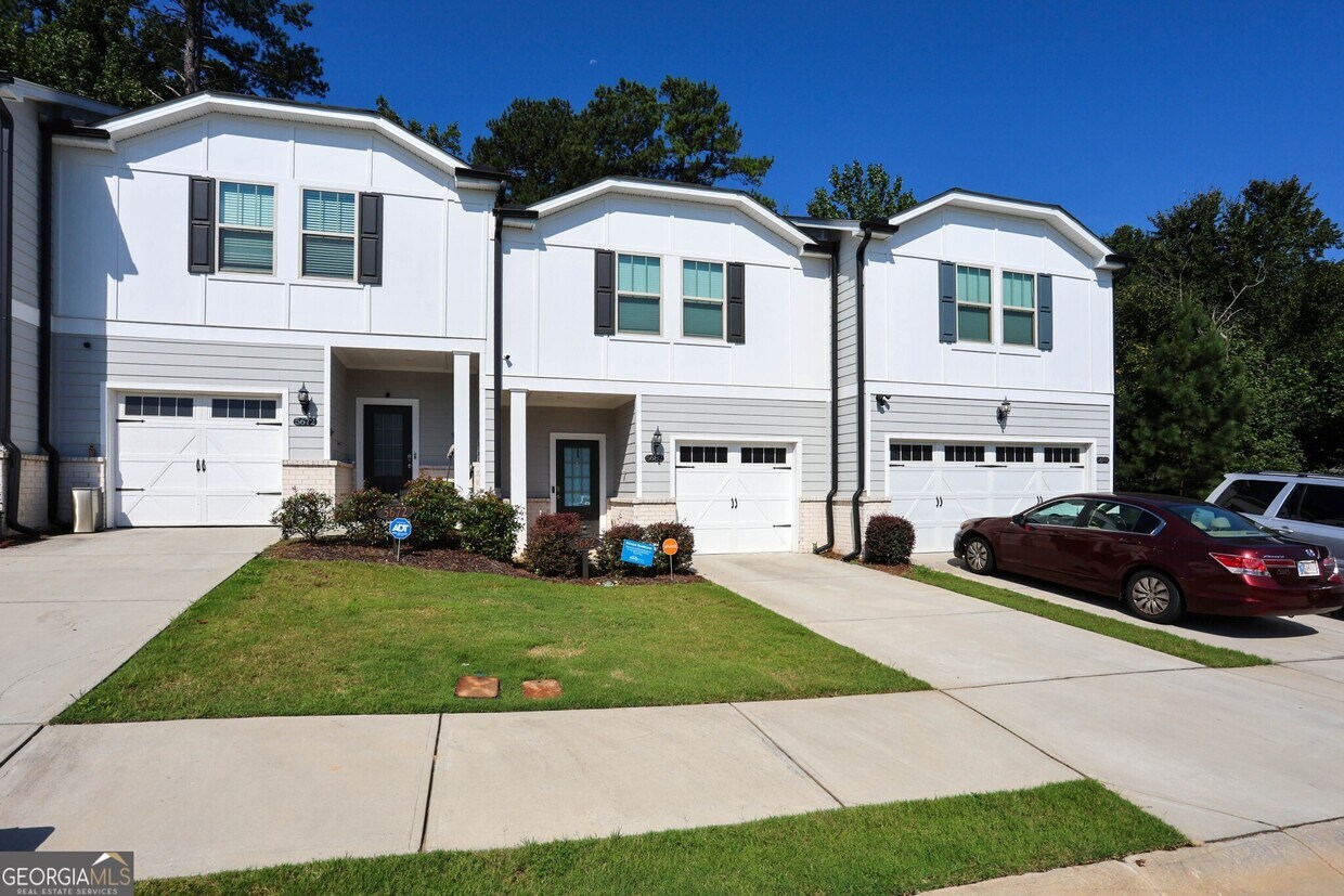 Foto principal - 5682 Plain Field Ln