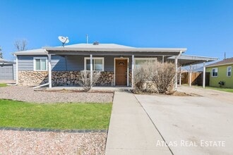 Building Photo - 916 Victor St