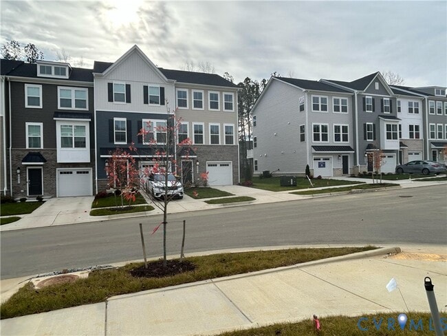 Foto del edificio - 16040 Abelson Wy