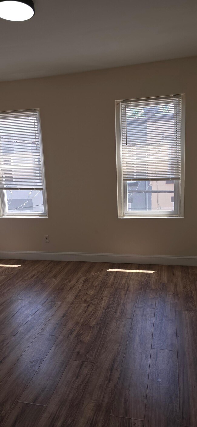 Foto del edificio - 2917 Westmont St