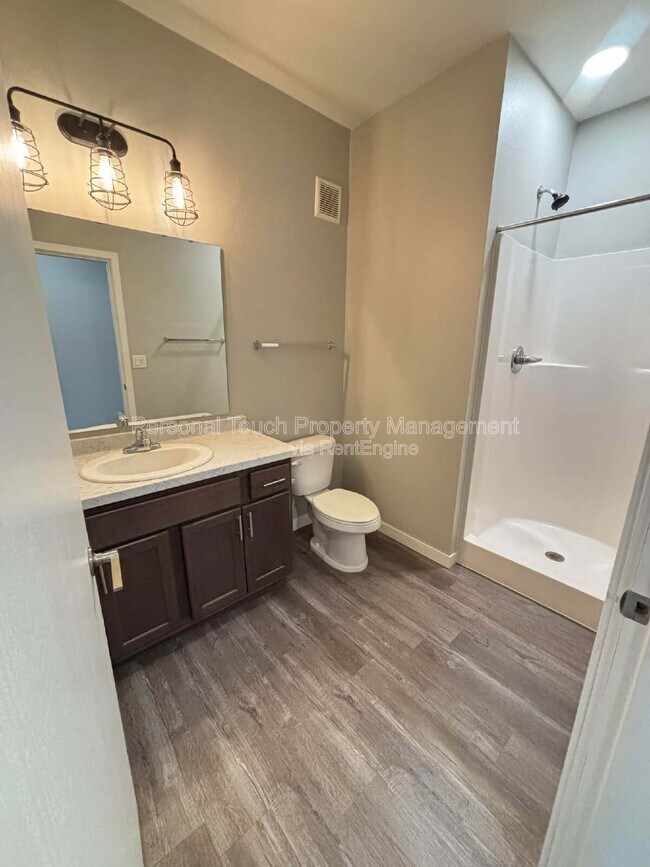 Foto del edificio - 600 8th St S