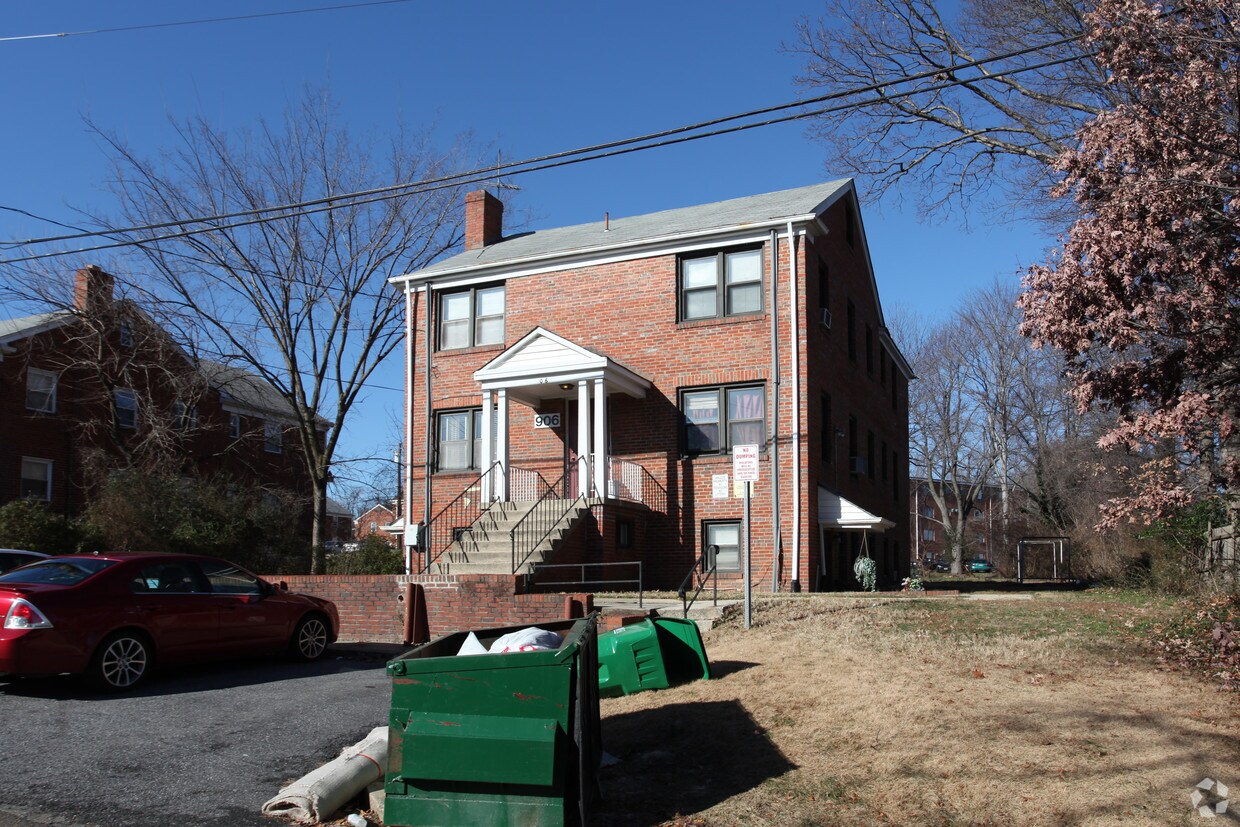 Building Photo - 906 Fairview Ave
