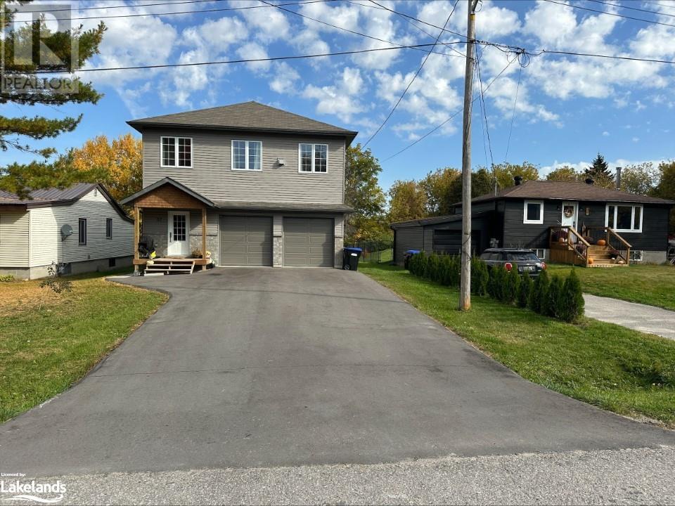 37 Ash St, Waubaushene, ON L0K 2C0 House for Rent in Waubaushene, ON