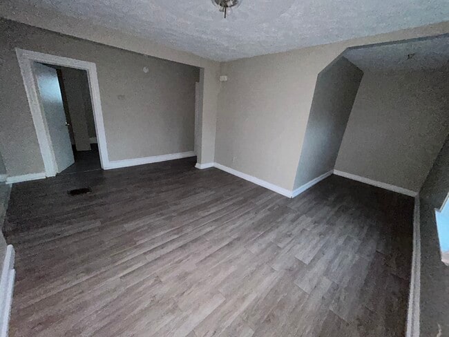 Building Photo - 83 Taylor St