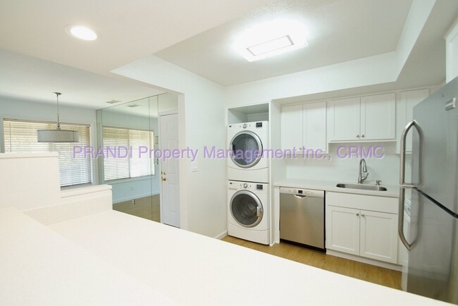 Foto del edificio - Coming Soon!  Reduced! (Was $3,060!) Now $...