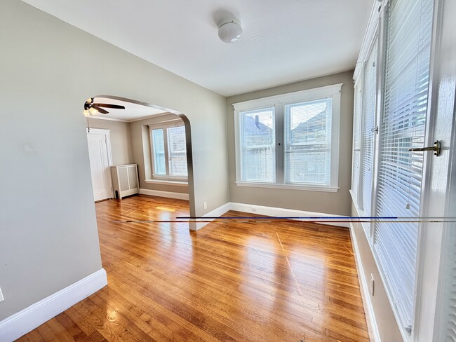 Sun room - 37 Leach St