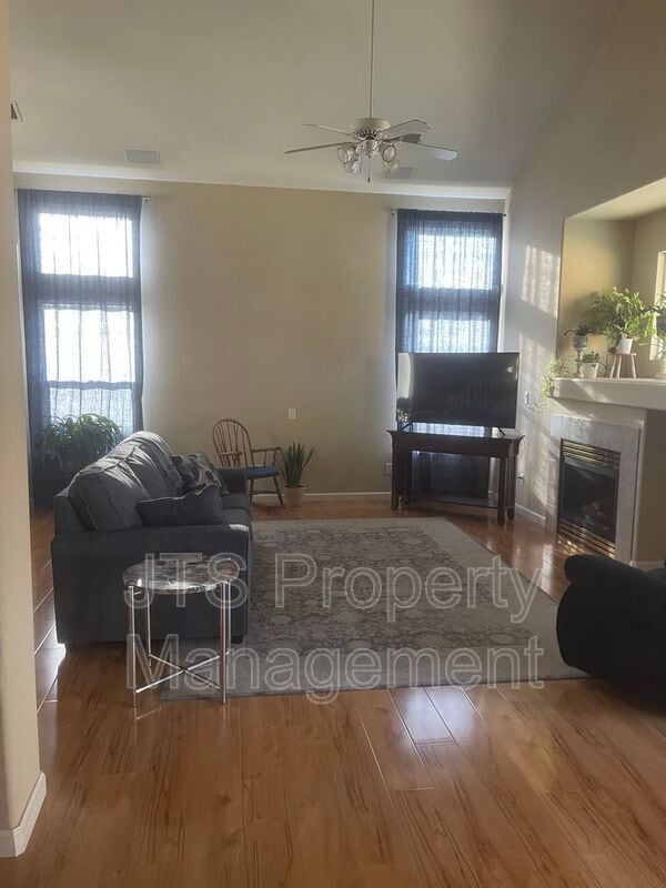 Building Photo - 3232 Balada Way