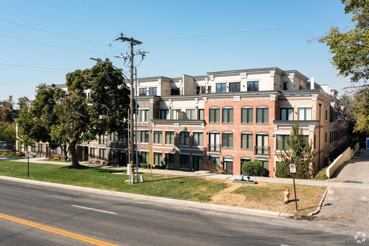Foto principal - One & Nine Condominiums