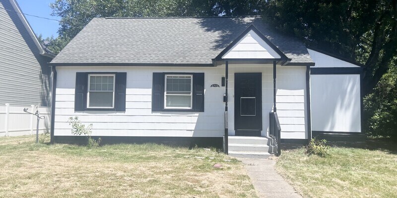 Primary Photo - 420 E Westmont Ave