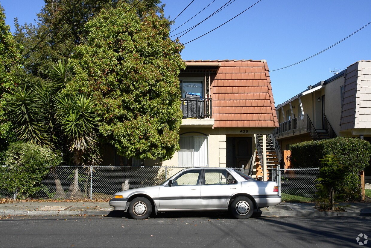 Foto del edificio - 420 Jackson Ave