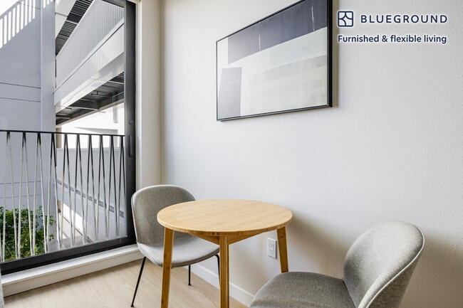 Building Photo - 200 Mesnager St