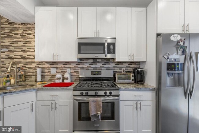 Foto del edificio - 2442 Kimball St