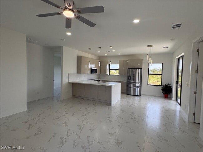 Building Photo - 2600 Ann Ave N