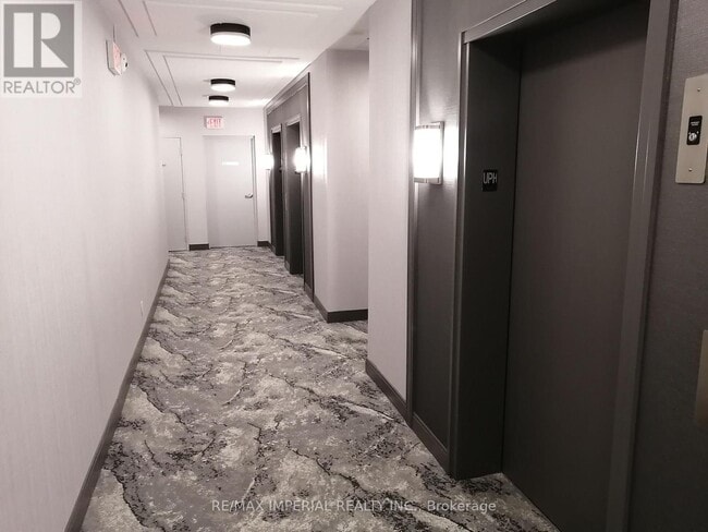 Building Photo - 80 Absolute Ave