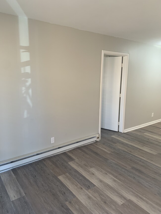 Building Photo - 3600 Hillsboro Pike