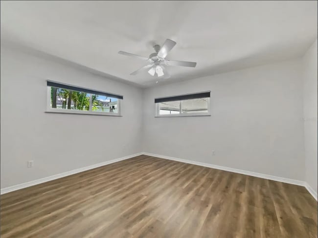 Building Photo - 513 Flamingo Dr