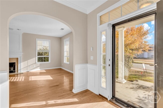 Building Photo - 16 Bushwood Dr