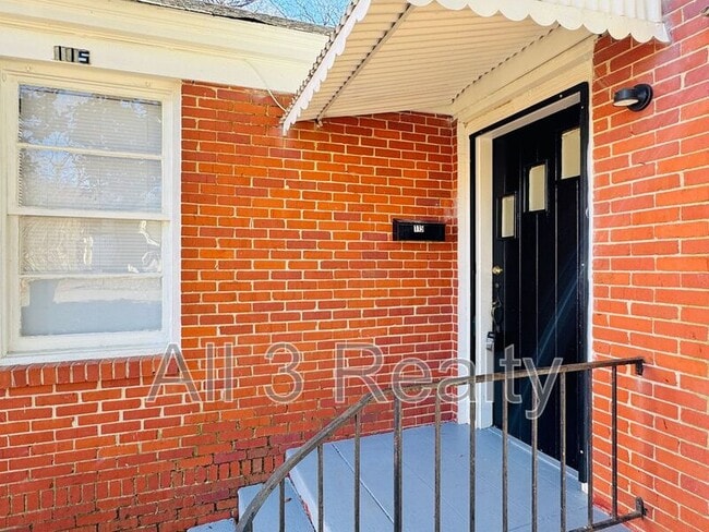 Building Photo - 115 Oak Forest Dr