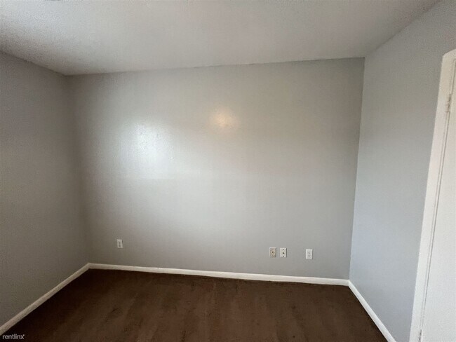Building Photo - 2 br, 1 bath 4plex - 2901 Prairie Flower C...