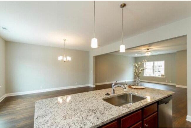 Building Photo - 247 Rowlette Cir