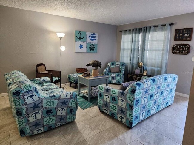 Building Photo - 400 Auburn Dr