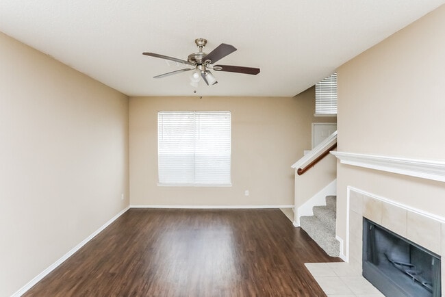 Foto del edificio - 2214 Sumac Dr