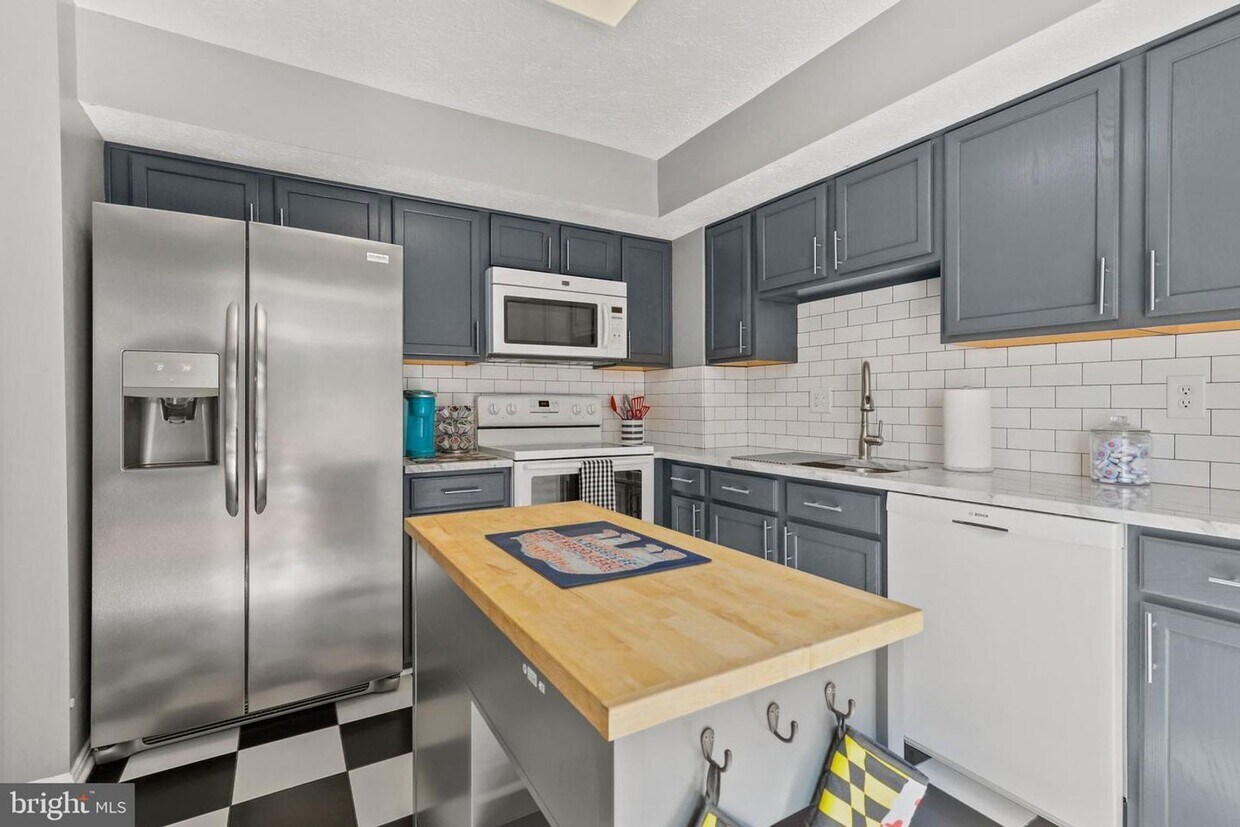 Building Photo - BEL AIR - FOUNTAIN GLEN TOWNHOUSE