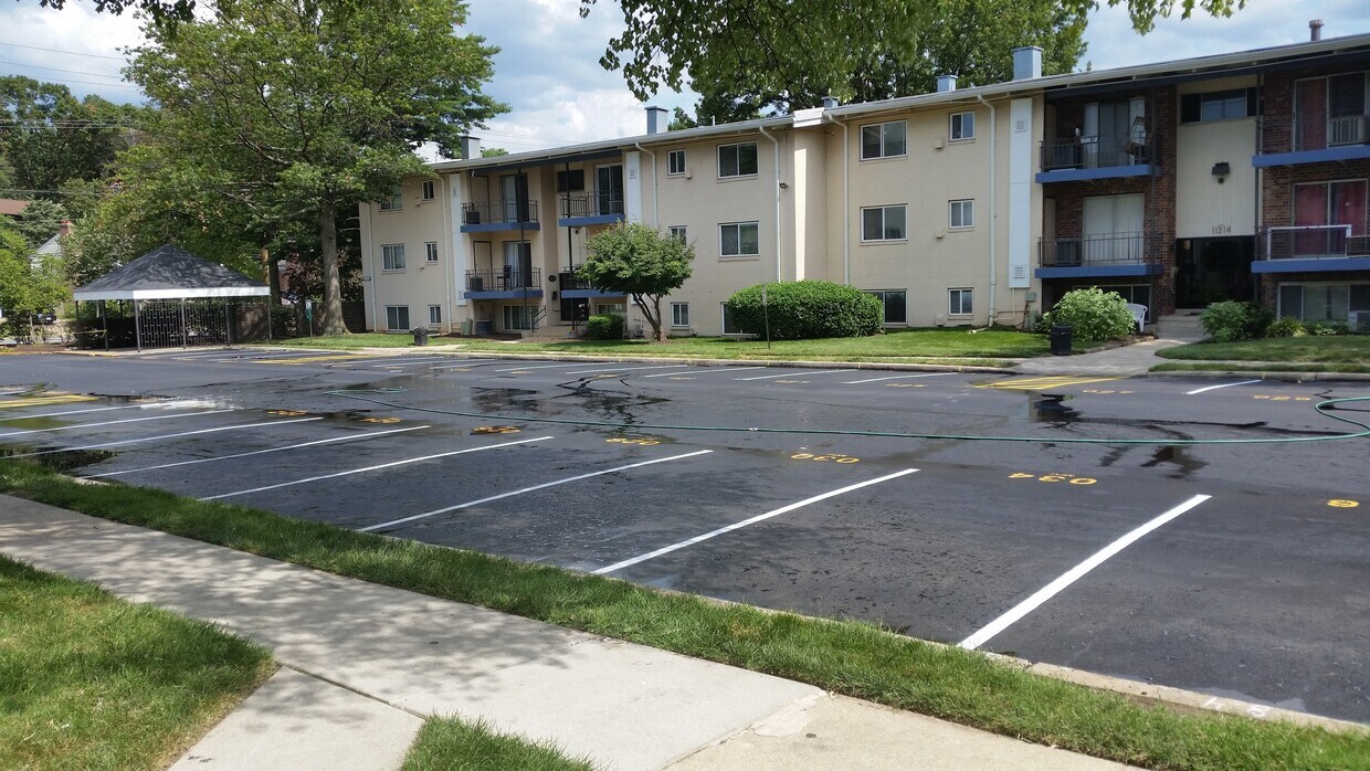 edificio & recientemente pavimentado infantiles - 11312 Cherry Hill Rd