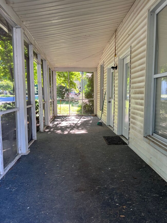 Foto del edificio - 3 Bed/1 Bath House