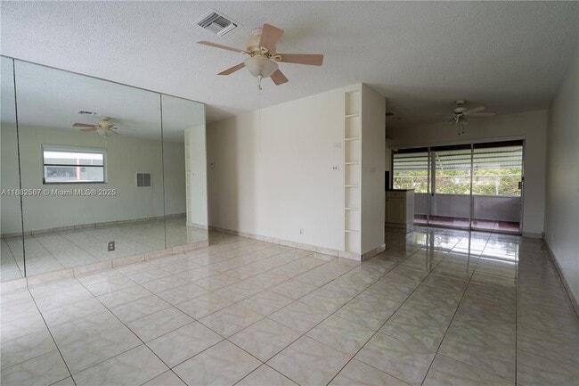 Foto del edificio - 2702 NW 51st Pl