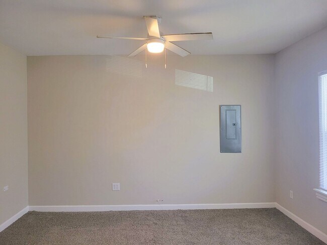 Foto del edificio - 1709 Everett St